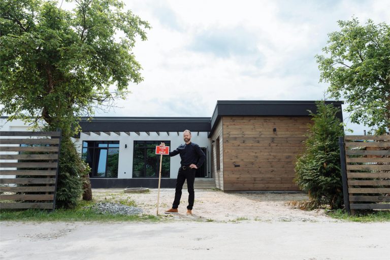 Types of Real Estate Investors: Strategies, Roles & Benefits